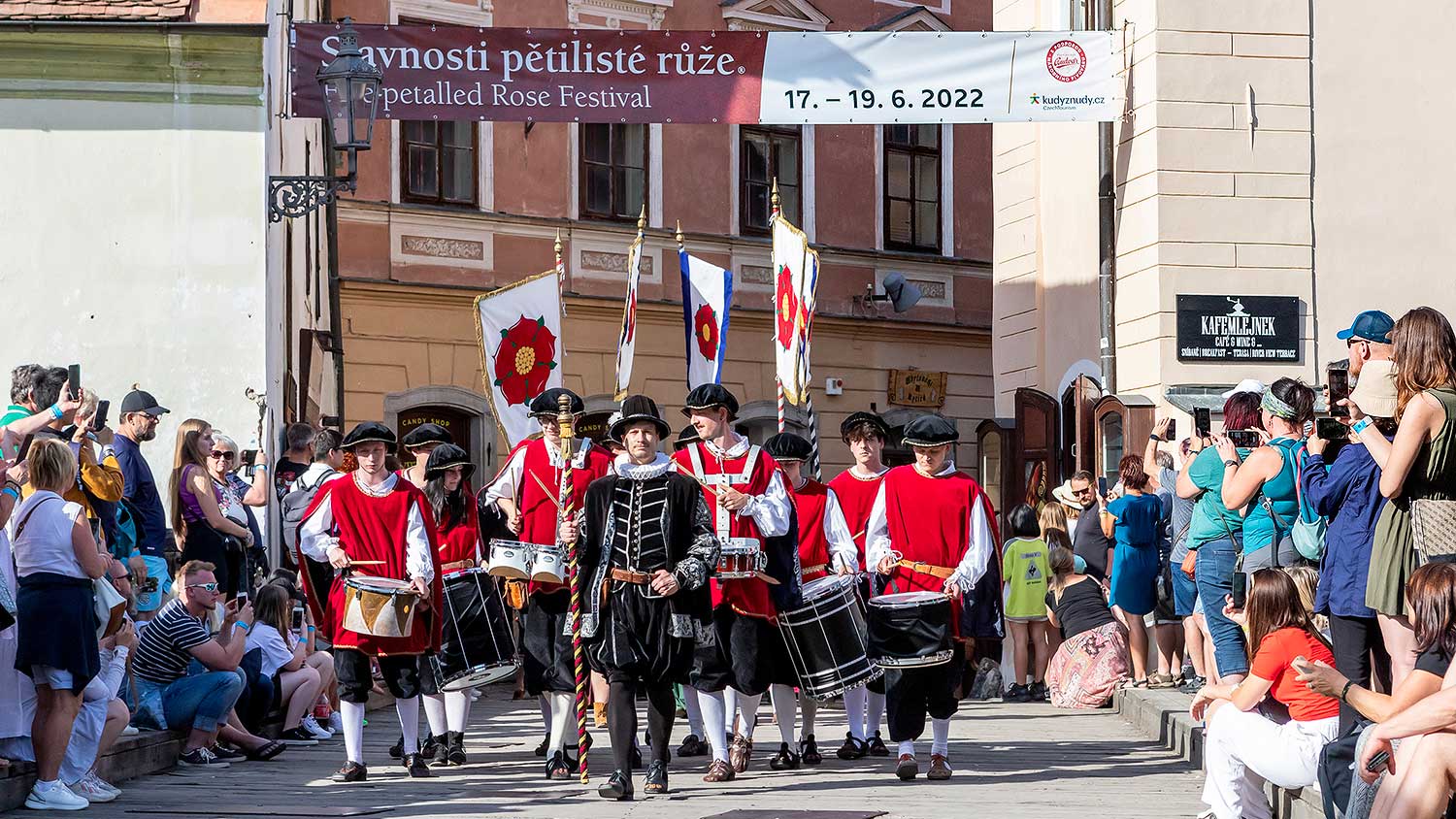 Slavnostní historický průvod městem