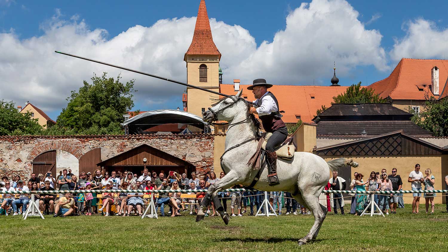 Peter Woks Reitschule mit Show zu Pferd - Petr Barvík