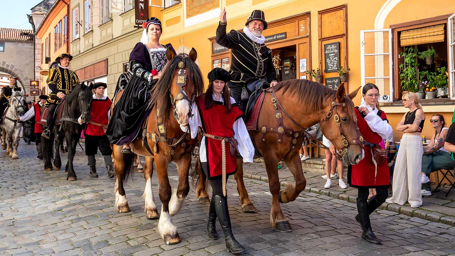 Historischer Festumzug Durch die Stadt Český Krumlov